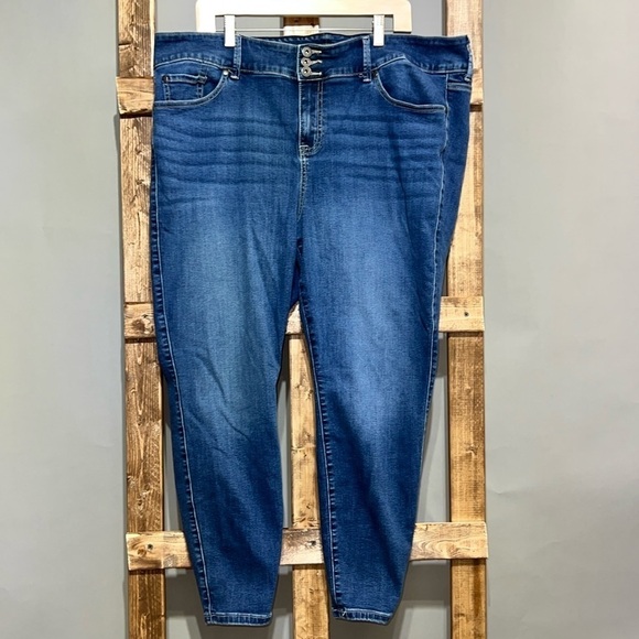 Torrid three button zipper closure denim jeggings. Size 22S. EUC. - Picture 1 of 7